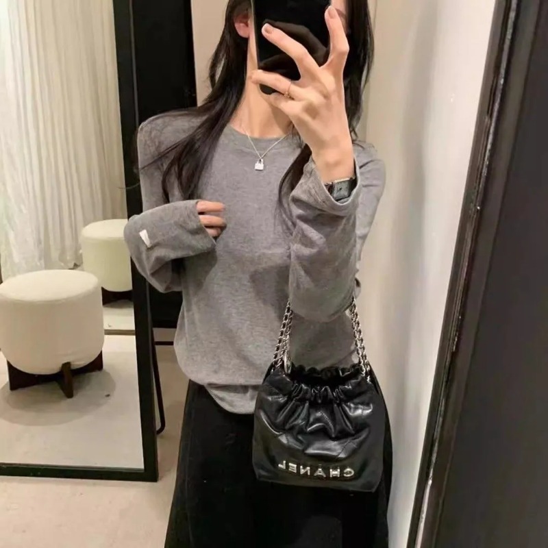 女性用クルーネック長袖トップス、スリムフィット、ソフトでベー - Undershirt Crew Neck のレビューと価格